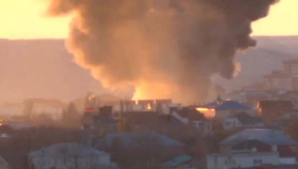 Под Волгоградом загорелся лакокрасочный склад