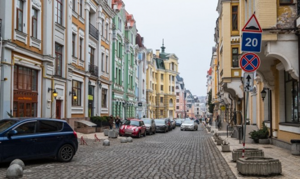 В стране уставших мостов обрушилась коммерческая застройка