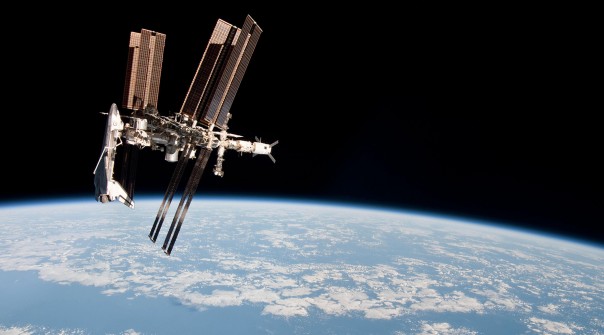 Места с доплатой: США придётся продлить контракты с Россией, чтобы сохранить присутствие своих астронавтов на МКС