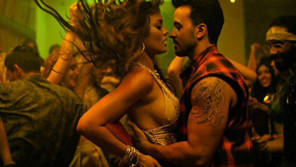 Despacito по-русски: музыканты из Новосибирска сыграли хит на балалайке