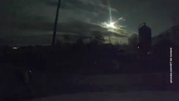 Очевидцы: рядом с Екатеринбург-ЭКСПО упал метеорит