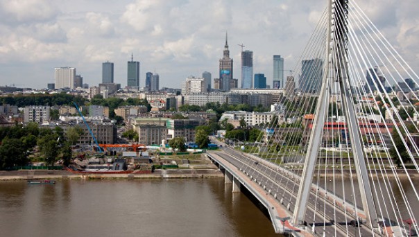 В Польше назвали более вероятным сотрудничество ЕС с Россией, а не Украиной