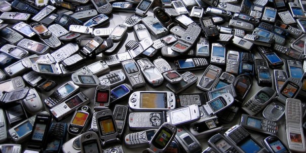 Япония сделает олимпийские медали из старых смартфонов