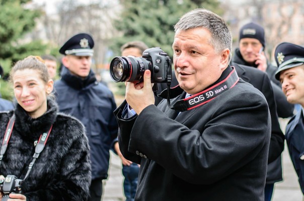 Минские соглашения «умерли»: глава МВД Украины похоронил договоренности по Донбассу