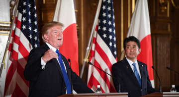 Трамп Японии: купите у нас военное оборудование и сбивайте ракеты КНДР