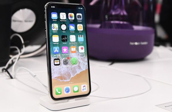 Москвича под дулом пистолета заставили заложить Audi и взять iPhone в кредит