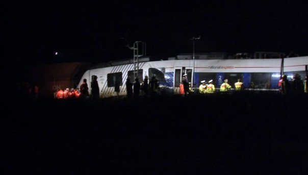 В поезде, попавшем в аварию в Германии, остаются 150 человек