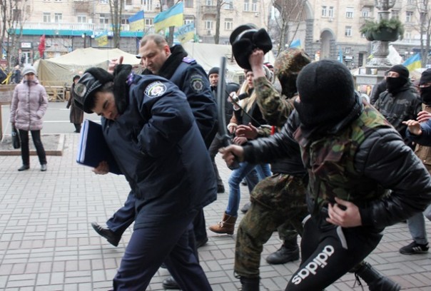 Украина — свободная страна, поскольку можно безнаказанно избивать правоохранителей — Корчинский