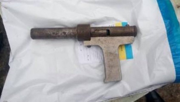 В  Днепропетровской области ребенок нашел оружие и случайно убил двухлетнюю сестру