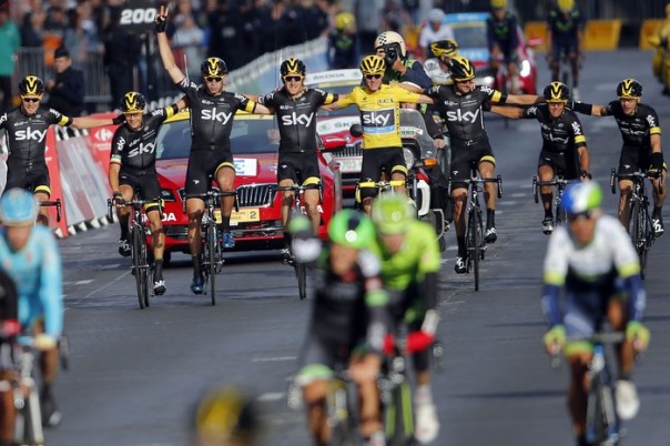 Немецкого велогонщика разозлили двойные стандарты в отношении оправдавшего допинг астмой британца