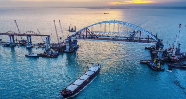 Россияне выбрали название моста через Керченский пролив