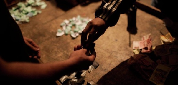 «Смена деятельности»: украинские учителя превратились в наркоторговцев