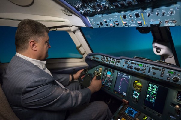 Киев с нетерпением ждёт бегства Порошенко в Испанию