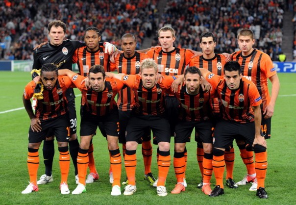 Лучший футбольный клуб Украины бежит из страны