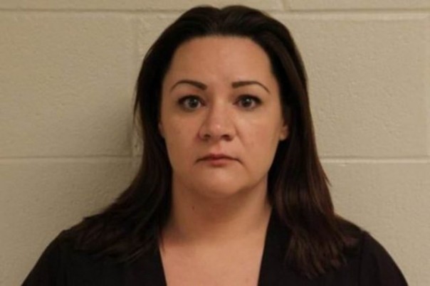 #американскиеучилки. Учительница и мать пятерых детей села на 10 лет за секс с несовершеннолетним