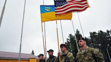 Америка разминает Украину перед боем. Андрей Бабицкий