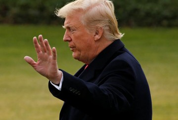 Украина попала под санкции США. Зачем Трамп добивает Порошенко. Ростислав Ищенко