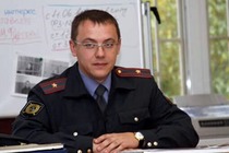 Видео: начальника районного ГИБДД раздели два оперуполномоченных УСБ