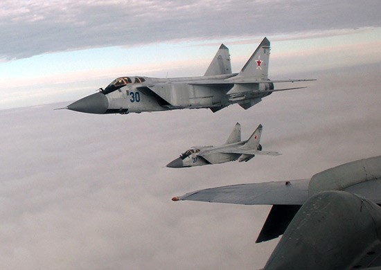 На Камчатке летчики провели учебный бой в стратосфере на сверхзвуковых скоростях