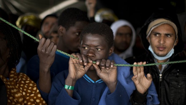 Премьер Венгрии назвал беженцев "мусульманскими захватчиками"