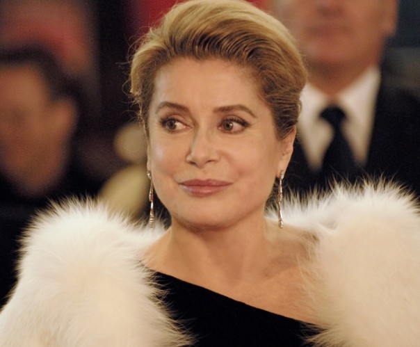 Сто женщин во главе с Катрин Денёв выступили в защиту мужчин