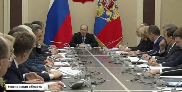 Закон для 20 миллионов граждан: кому снизят налоги и спишут долги