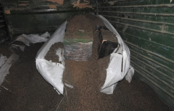 Словацкие таможенники в мешках с украинскими семечками обнаружили 2 миллиона контрабандных сигарет