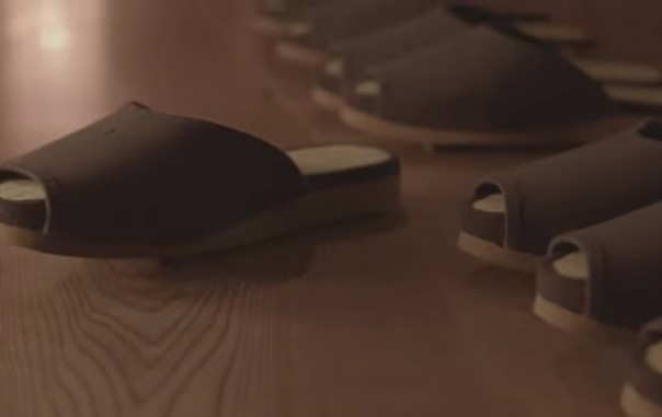 Скоро у японцев и носки на свист отзыватся будут. В Японии создали самоходные тапки с автопилотом и "парковкой"