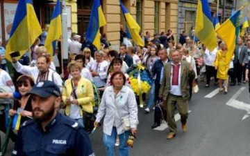 Возвращение к статусу УНР ведёт к распаду Украины: политики и эксперты прокомментировали идею Вятровича