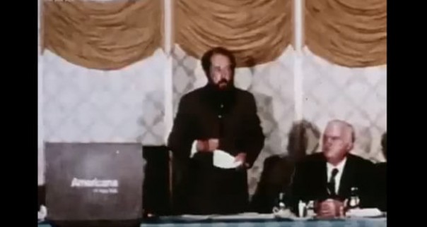 Солженицын призывает США бомбить СССР