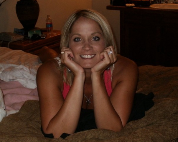 #американскиеучилки. Замужняя учительница сбежала из города, когда стало известно о сексе с учеником