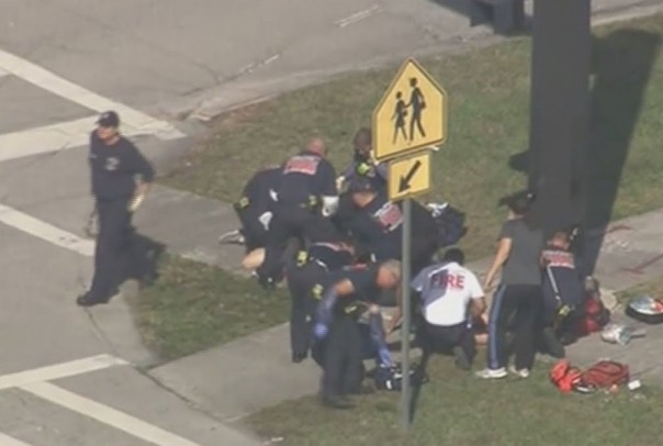 В американской школе во Флориде произошла стрельба: погибли семь человек, более 20 человек ранены [18+]