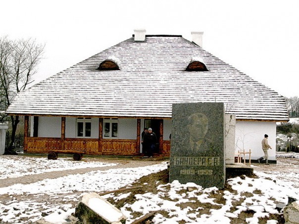 В музее Бандеры на Украине взорвалась самодельная бомба