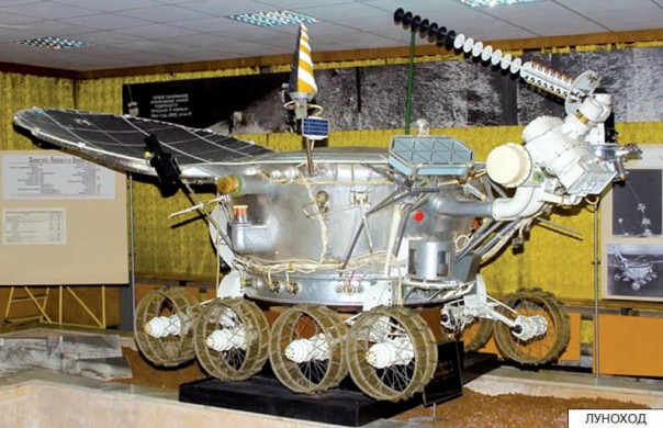 Первый электромобиль на солнечных батареях был в космосе полвека - и он был русским! А Маск- жалкий пла­ги­а­тор.