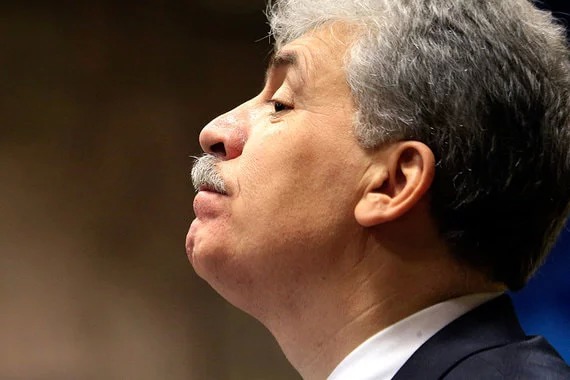 "Путин победил". Грудинин признал поражение на выборах и пообещал сбрить усы при одном условии