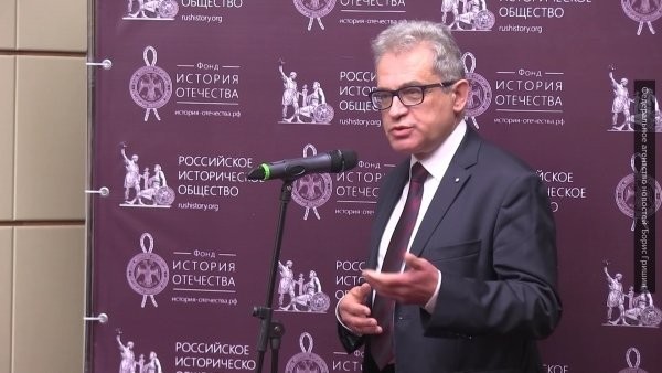 Марчиняк: Польша не планирует полностью отказываться от газа из России