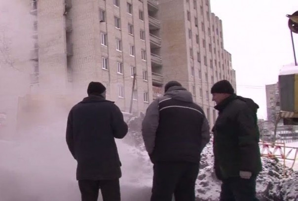 Пятый за эту неделю прорыв на теплоцентрали в Харькове: без отопления остались более 600 многоэтажек, больницы, школы и детсады