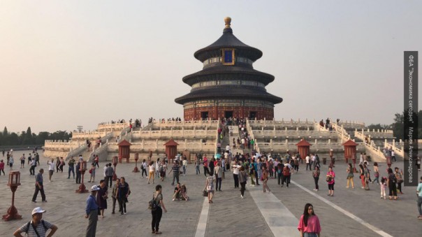 Власти Китая могут разрешить семьям иметь третьего ребенка