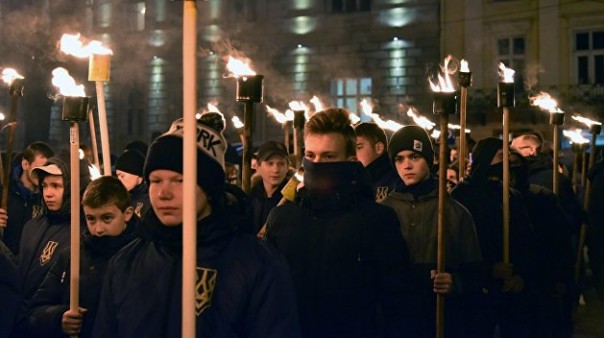 Во Львове радикалы провели факельное шествие под антипольские лозунги