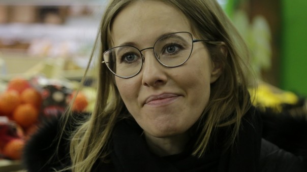 "В Крыму ее порвут на британский флаг" - Соцсети обсуждают обращение Собчак в посольство Украины