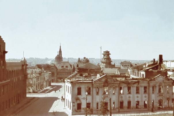 В память 75-й годовщины расстрела эсэсовцами красноармейцев 1-го армейского сортировочного госпиталя…