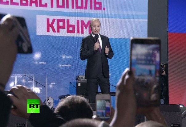 Владимир Путин принял участие в митинге-концерте «Россия. Севастополь. Крым»