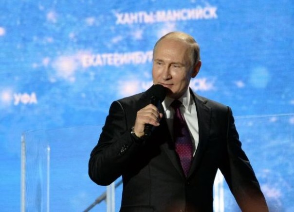 "Мы — огромная сила". Путин поблагодарил крымчан за воссоединение с Россией. Митинг в Крыму