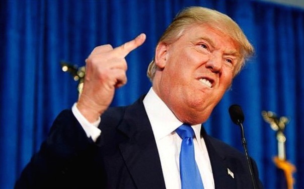 Денег нет, но вы держитесь: Трамп планирует наложить вето на финансовую помощь Украине