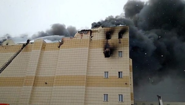 Как начинался ад. Опубликованы кадры первых минут пожара в кемеровском ТЦ