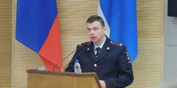 Пойманный пьяным после двухчасовой погони замглавы свердловского ГИБДД обмывал новое звание