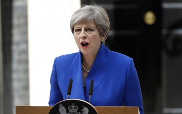 Мэй заявила о намерении проверить процесс выдачи виз богатым россиянам