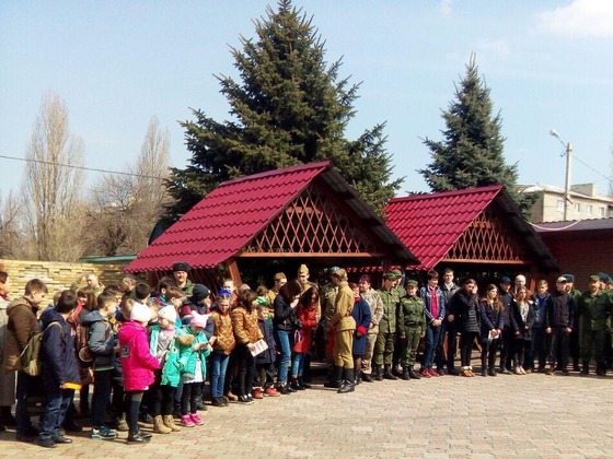 Сводка от НМ ЛНР 4.04.2018. Боец ВСУ попал в больницу в тяжелом состоянии после избиения командиром. Нацгвардейцы устроили погром на АЗС в Лисичанске