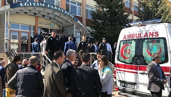 В турецком университете  открыли стрельбу. Есть убитые
