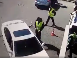 Украинец избил копа ногой через окно "лексуса" — видео